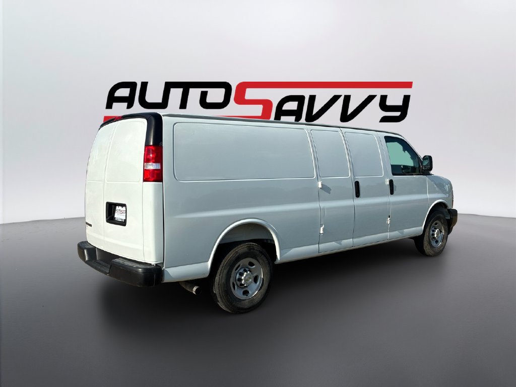 Used 2025 Chevrolet Express 3500 Extended w/ Driver Convenience Package RWD image 5