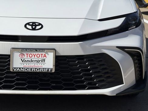 New 2026 Toyota Camry SE image 9