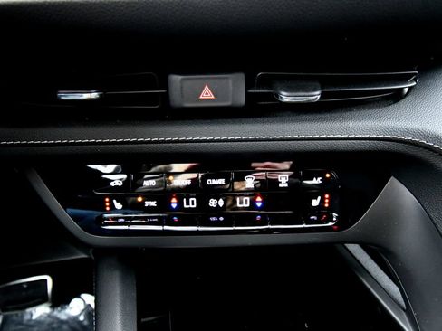 Used 2023 Buick Envision Preferred w/ Sport Touring Package AWD/4WD image 28