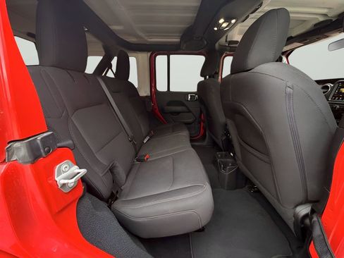 Used 2023 Jeep Wrangler Sahara image 19