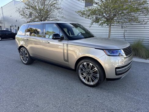 New 2026 Land Rover Range Rover Long Wheelbase SE AWD/4WD image 4