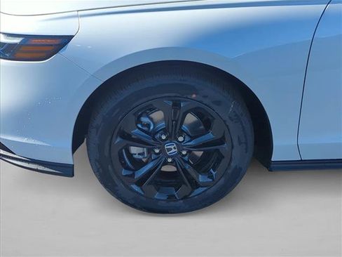 Used 2025 Honda Accord SE image 10