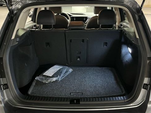 Certified 2024 Volkswagen Taos SE image 37