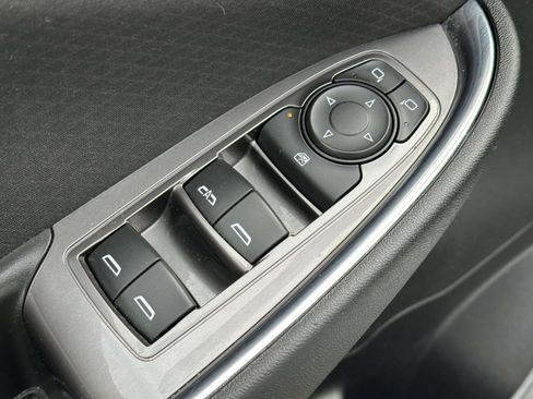 Used 2018 Chevrolet Malibu LT image 12