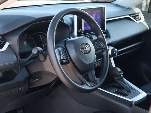 Used 2025 Toyota RAV4 XLE image 13
