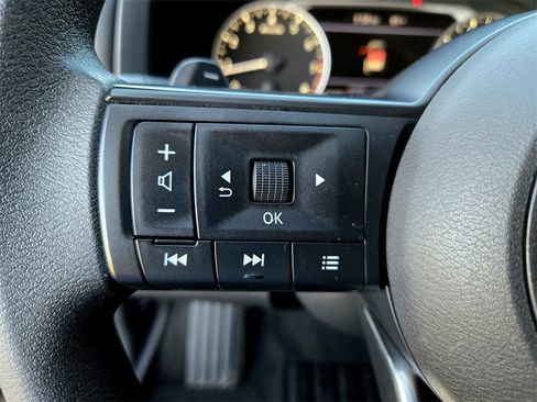 Used 2023 Nissan Pathfinder S image 15