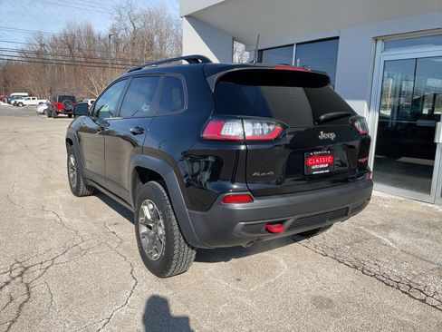 Used 2022 Jeep Cherokee Trailhawk image 5