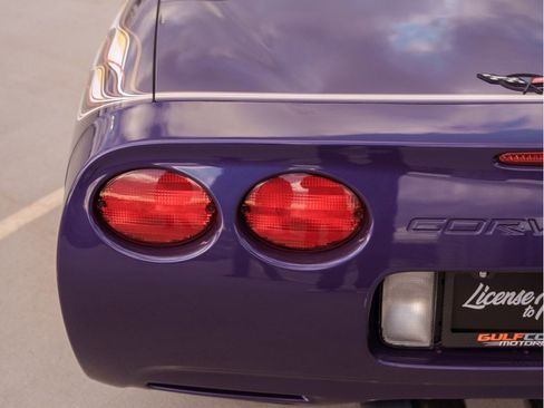 Used 1998 Chevrolet Corvette Convertible w/ Memory Pkg image 9