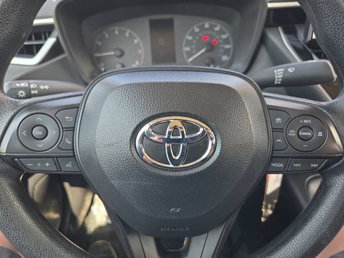 Used 2025 Toyota Corolla LE FWD image 20