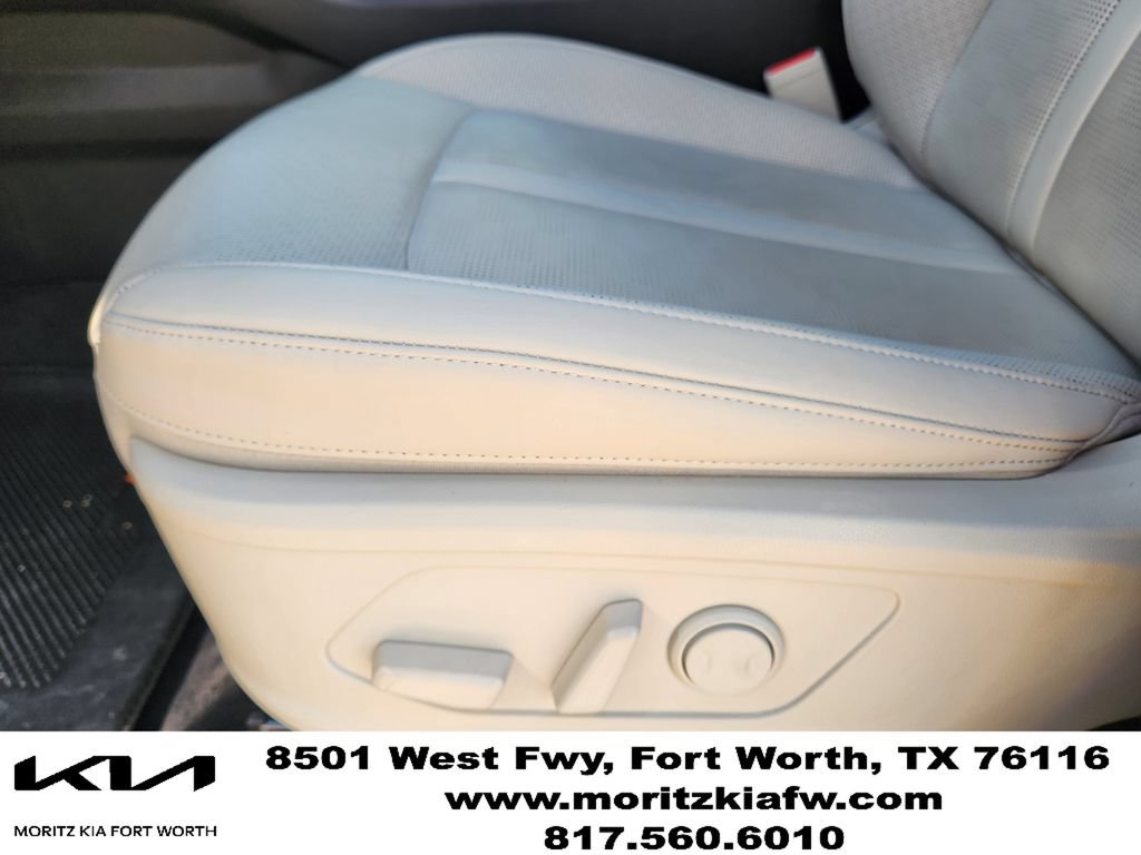 Certified 2025 Kia Sorento S AWD/4WD image 23