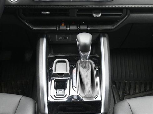 Used 2024 Chevrolet Colorado LT w/ LT Convenience Package III image 22