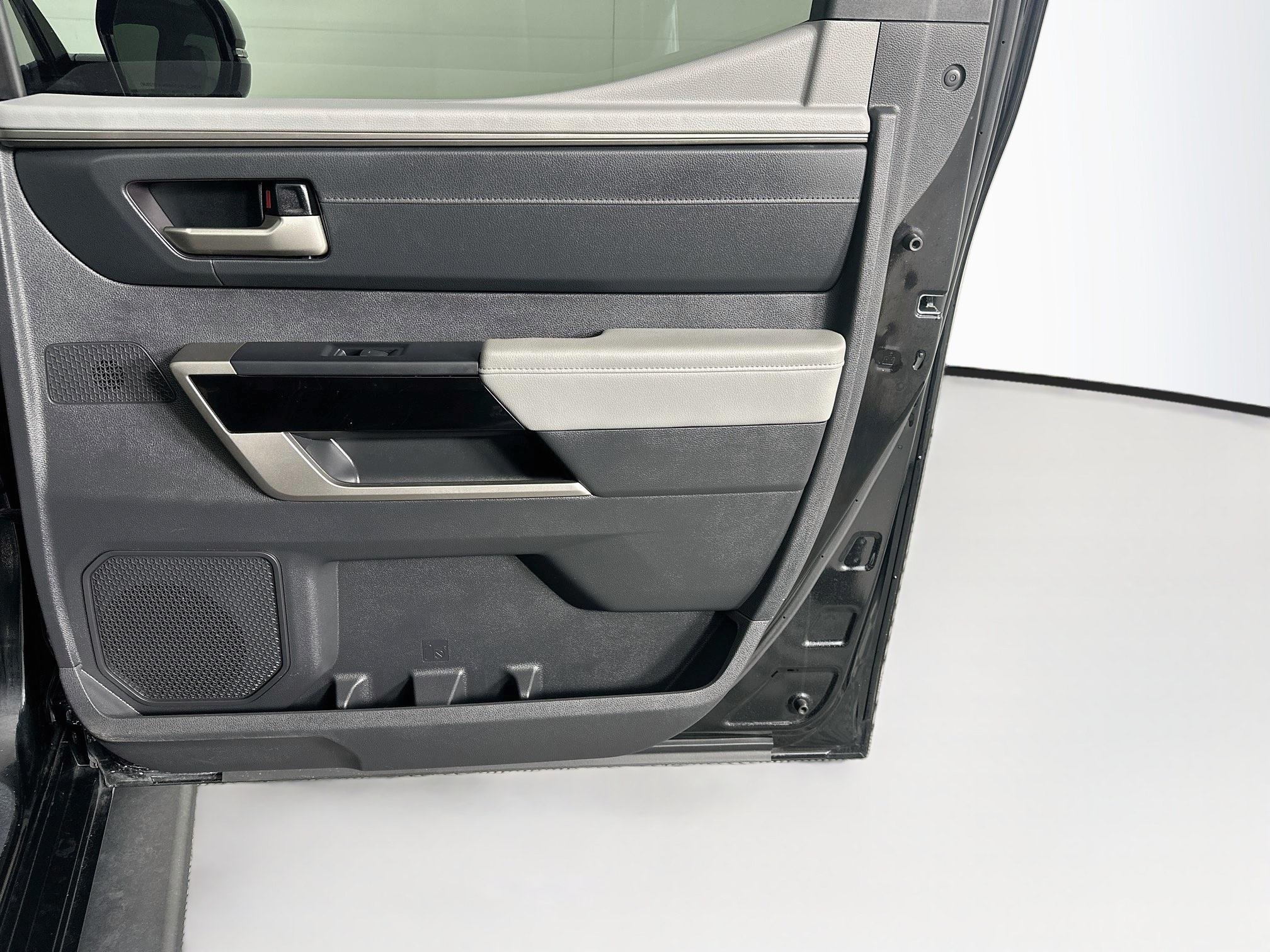 Used 2024 Toyota Tundra Limited RWD image 30