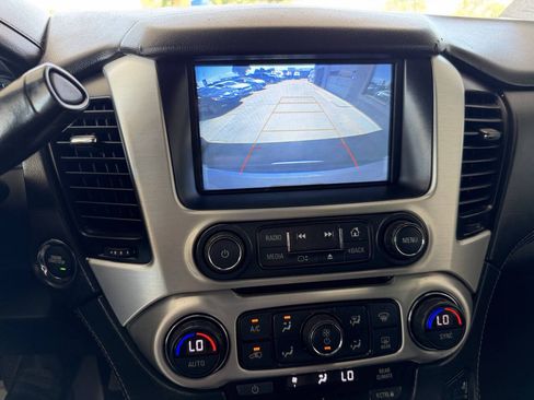 Used 2019 GMC Yukon XL SLT w/ Open Road Package AWD/4WD image 10