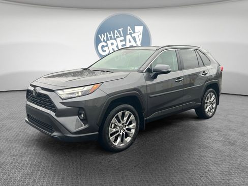 Used 2023 Toyota RAV4 XLE Premium image 6