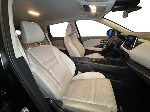 Used 2023 Nissan Rogue SV AWD/4WD image 16