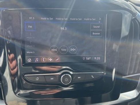 Used 2021 Chevrolet Traverse LS FWD image 16