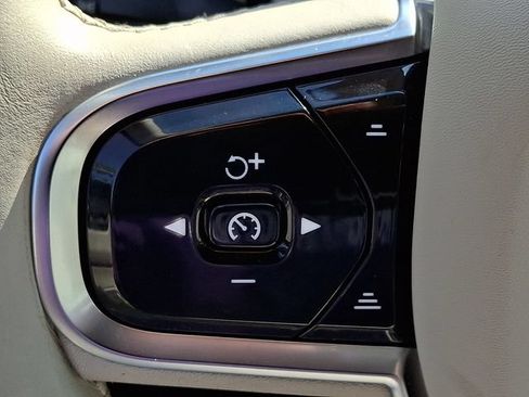 Certified 2023 Volvo XC60 B5 Plus w/ Climate Package AWD/4WD image 23