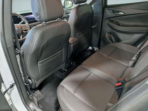 Certified 2025 Buick Encore GX Preferred FWD image 26