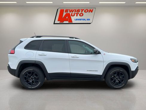 Used 2020 Jeep Cherokee Trailhawk w/ Cold Weather Group AWD/4WD image 13