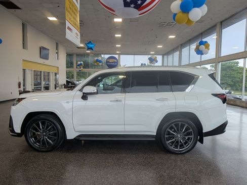 Used 2024 Lexus LX 600 F Sport AWD/4WD image 5