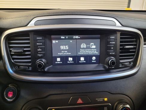 Used 2020 Kia Sorento EX image 25