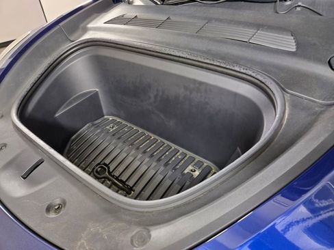 Used 2022 Tesla Model Y Long Range image 24