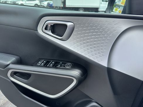 Used 2024 Kia Soul LX w/ Option Group 015 FWD image 14