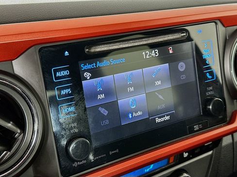 Used 2017 Toyota Tacoma TRD Off-Road image 16