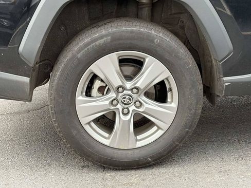 Used 2024 Toyota RAV4 XLE FWD image 9
