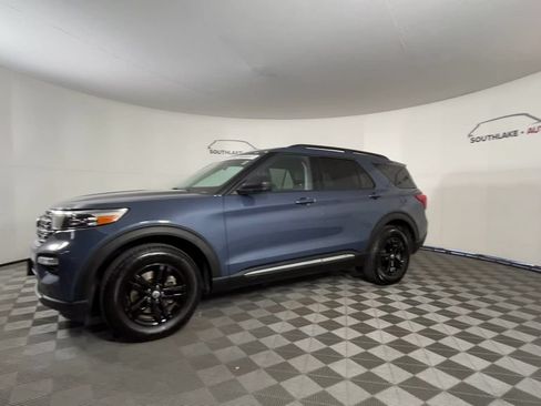 Used 2021 Ford Explorer XLT w/ Equipment Group 202A AWD/4WD image 4