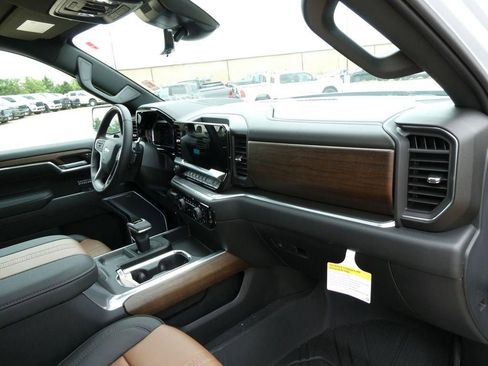 New 2026 Chevrolet Silverado 1500 High Country AWD/4WD image 15