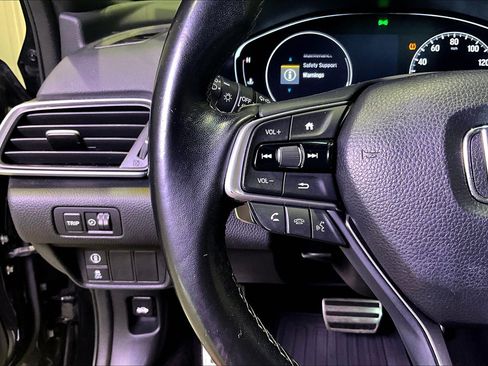 Used 2018 Honda Accord Sport image 12