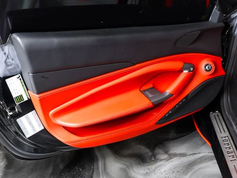 Used 2020 Ferrari F8 Tributo RWD image 18