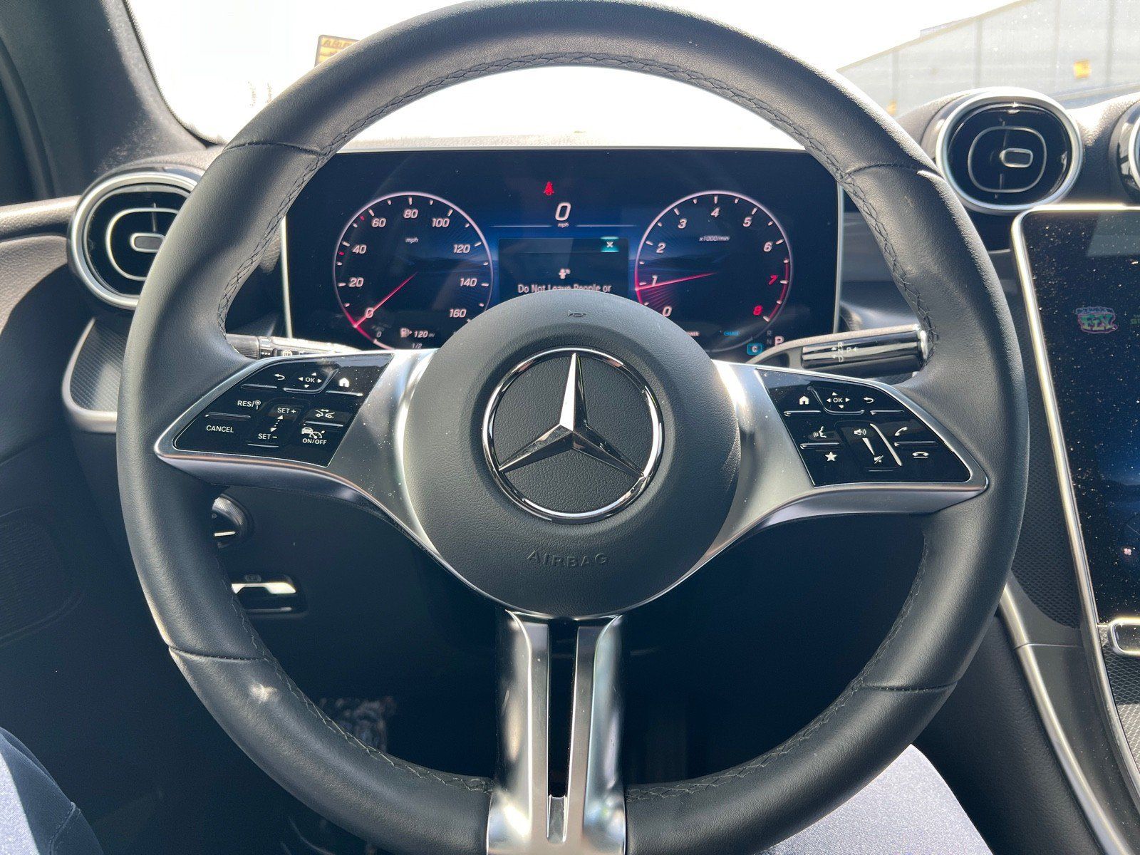 Used 2026 Mercedes-Benz GLC 300 image 24