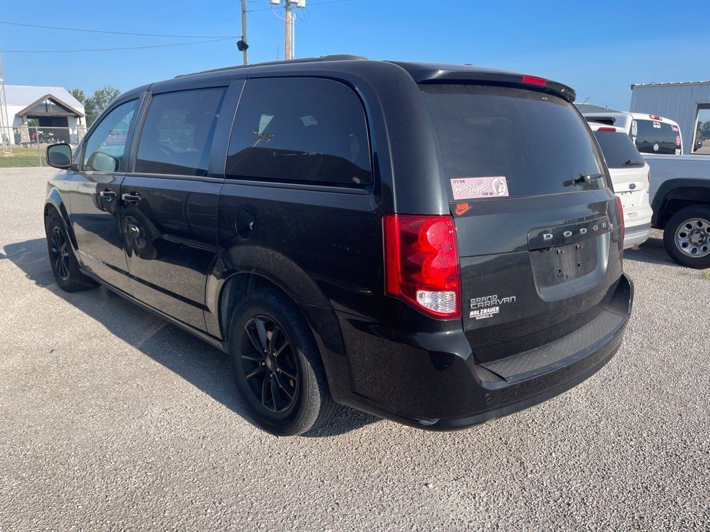 Used 2020 Dodge Grand Caravan SE FWD image 3