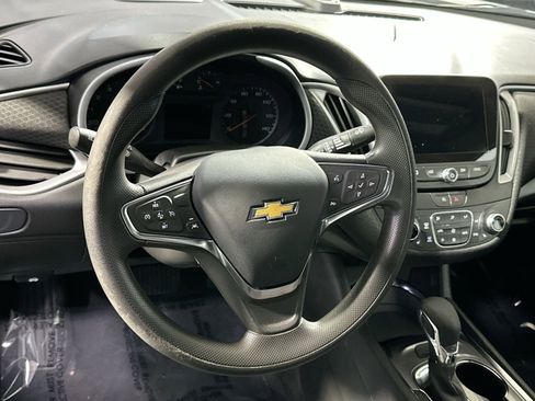 Used 2023 Chevrolet Malibu LT image 18