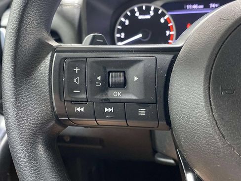 Used 2024 Nissan Rogue S FWD image 23