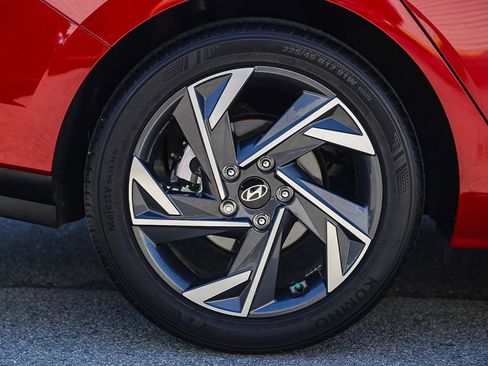 Certified 2024 Hyundai Elantra SEL w/ Convenience Package FWD image 11