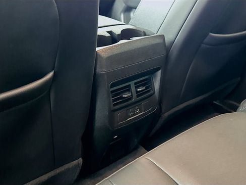 Used 2024 Chevrolet Colorado LT w/ LT Convenience Package III AWD/4WD image 25