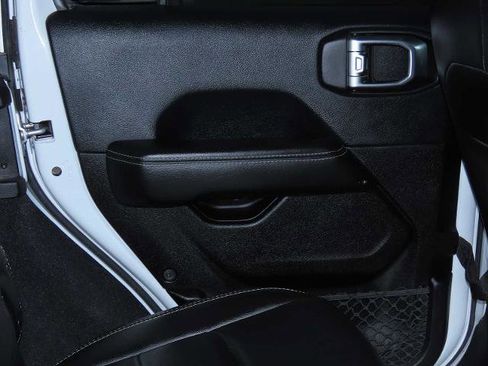 Used 2019 Jeep Wrangler Unlimited Sahara w/ Quick Order Package 24M Moab image 26