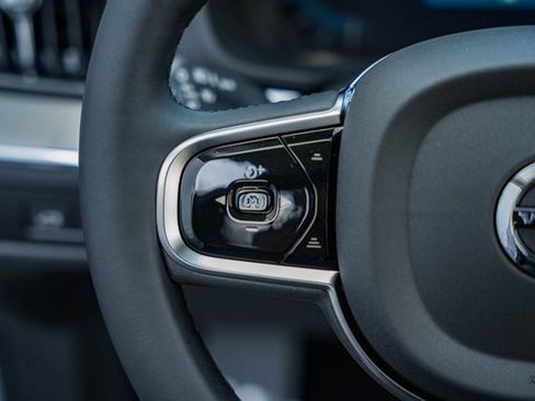 Certified 2025 Volvo XC60 T8 Plus w/ Protection Package Premier image 28