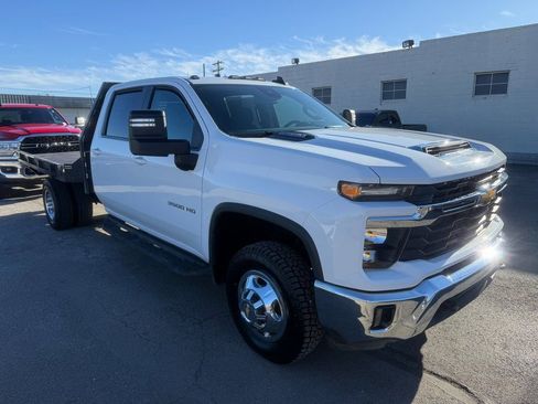 Used 2024 Chevrolet Silverado 3500 LT w/ Convenience Package image 7