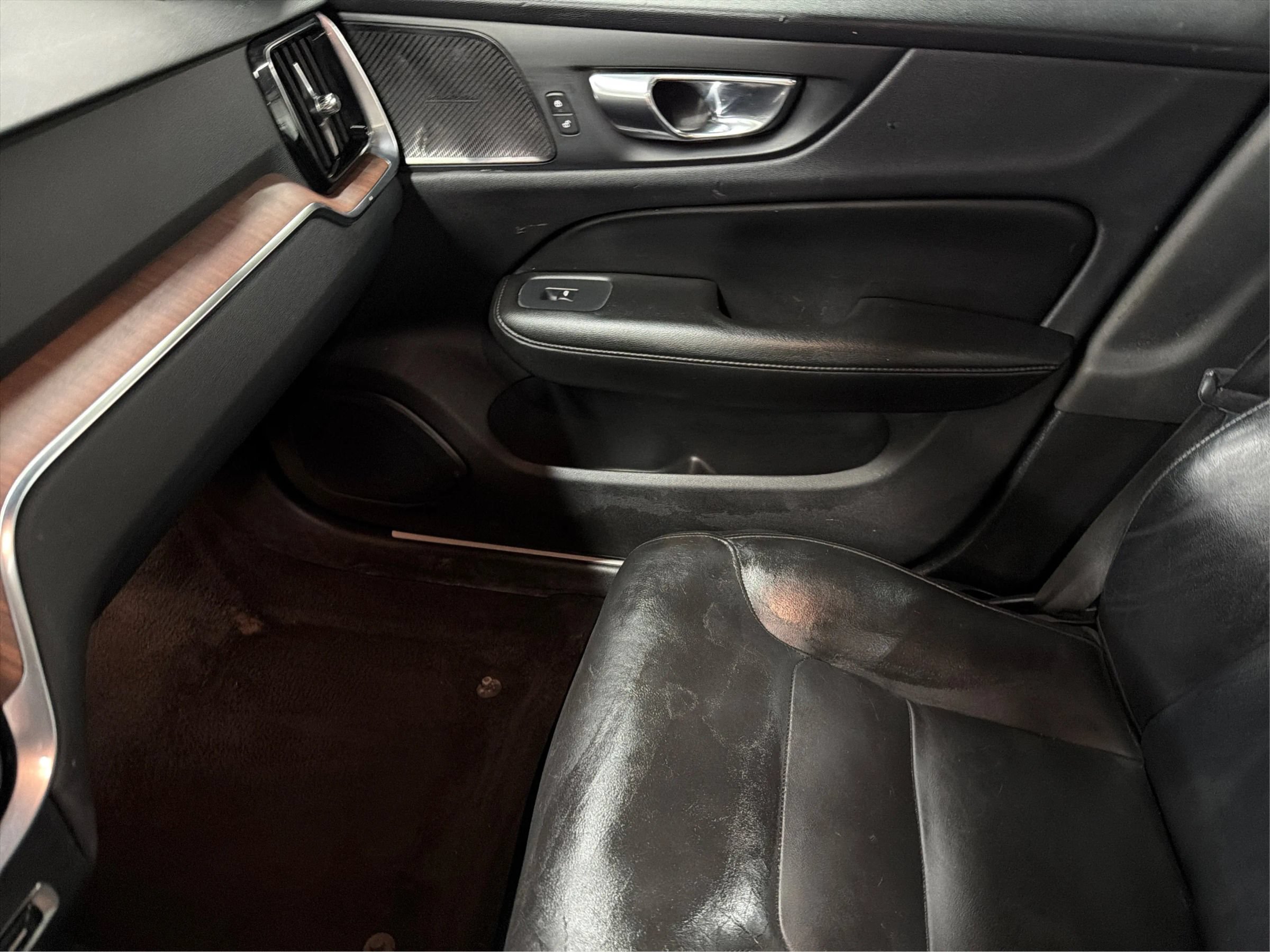 Used 2019 Volvo S60 T5 Momentum w/ Multimedia Package FWD image 37