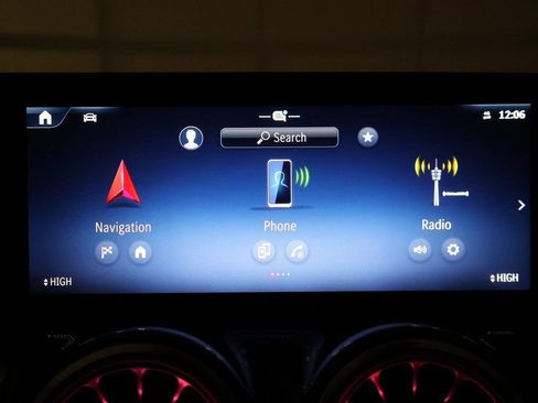 Used 2025 Mercedes-Benz GLB 250 4MATIC image 40