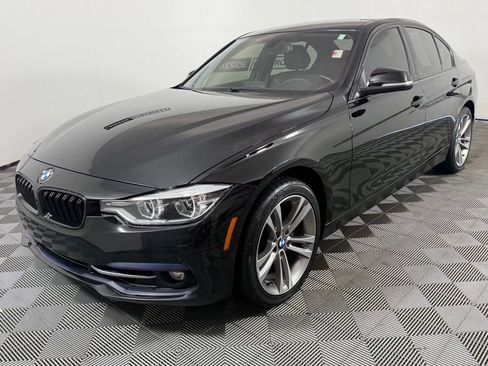 Used 2018 BMW 330i xDrive Sedan AWD/4WD image 2