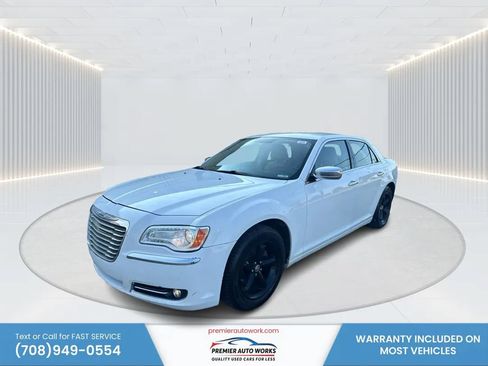Used 2011 Chrysler 300 Limited RWD image 1