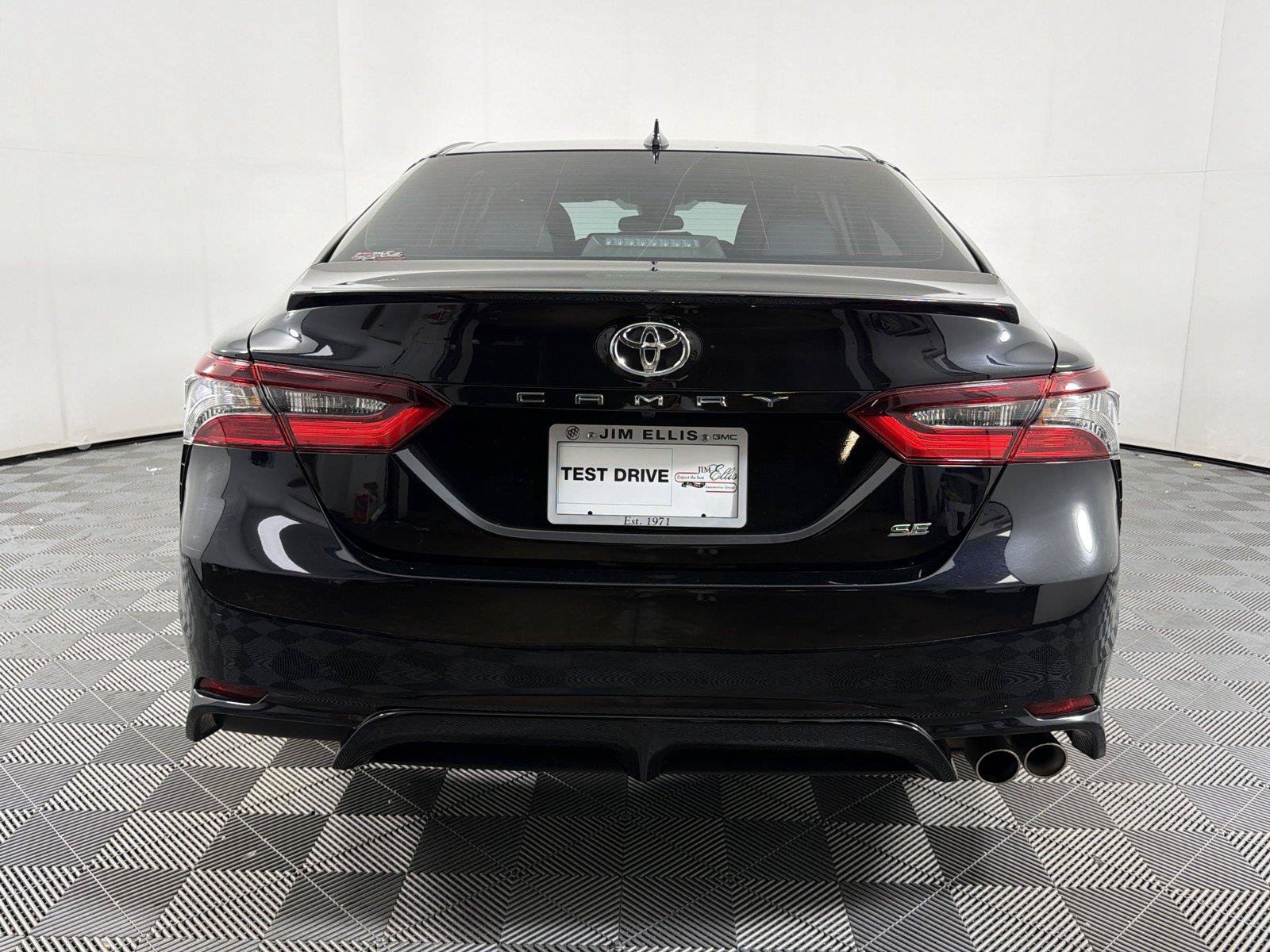 Used 2024 Toyota Camry SE FWD image 5