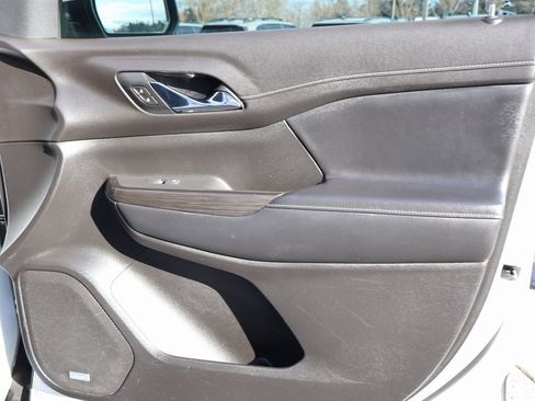 Used 2019 GMC Acadia SLT image 9