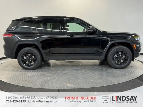 New 2025 Jeep Grand Cherokee Altitude w/ Trailer Tow Package image 4