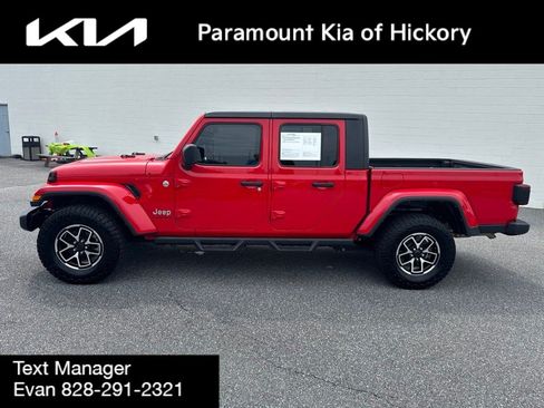Used 2023 Jeep Gladiator Overland w/ LED Lighting Group AWD/4WD image 4